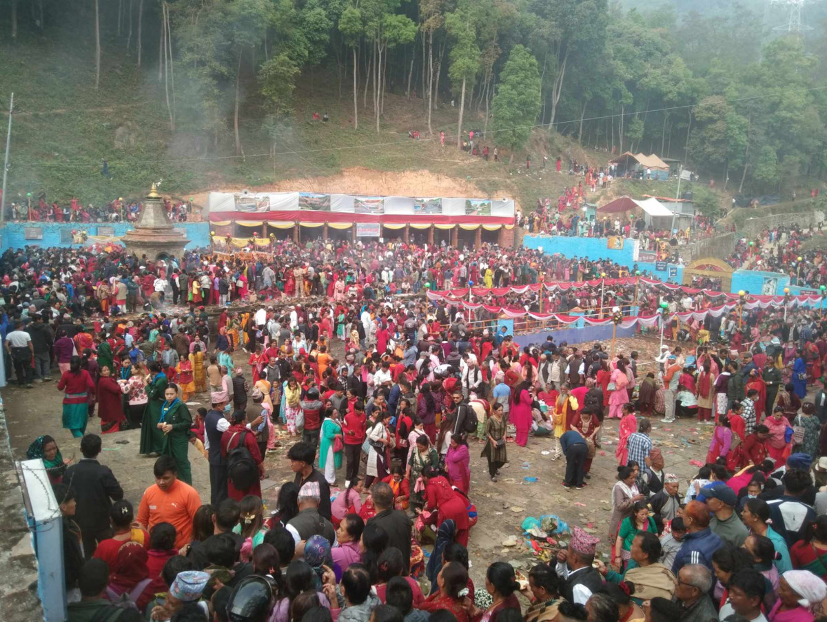 आमाको मुख हेर्ने दिन आजः मातातीर्थमा भीड