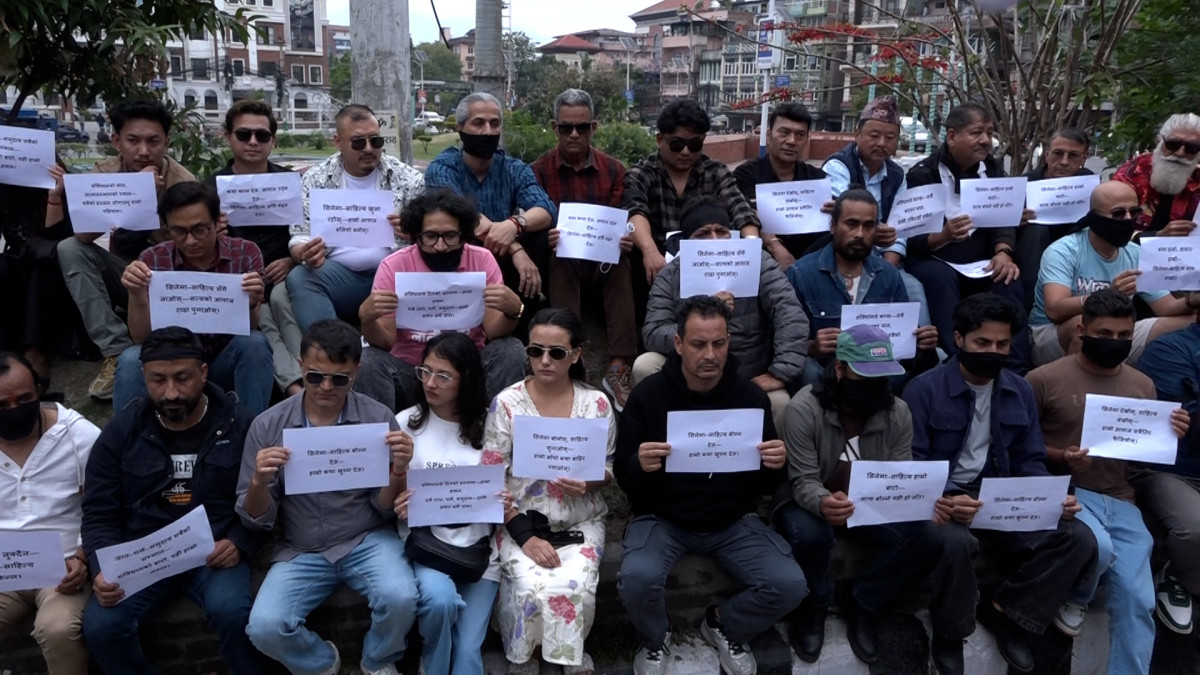 चलचित्र ‘लाली बजार’प्रदर्शन रोक्ने अदालतको आदेशविरुद्ध चलचित्रकर्मी आन्दोलित