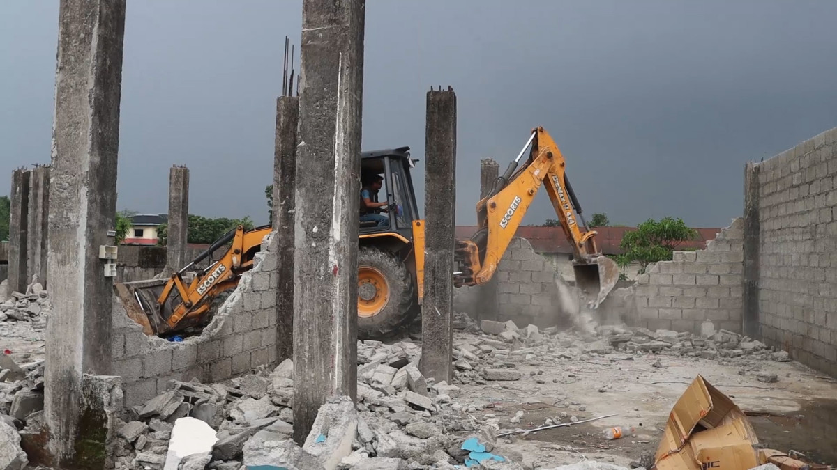 सार्वजनिक जग्गा संरक्षणमा ऐक्यवद्धताः मजदुर संगठनद्वारा आफ्नै संरचना हटाउन शुरु