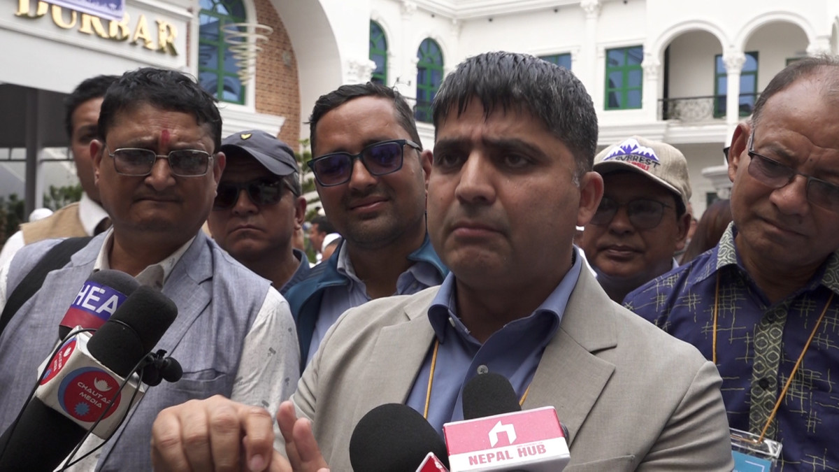 ‘एक व्यक्ति, एक पद’ लागू गर्न हुँदैन, यसले नेतृत्व विकास गर्दैनः नेता लामिछाने